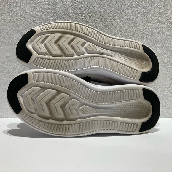 Women’s New Balance Fuel Core Coast V4 Running Shoes - Picture 10 of 11